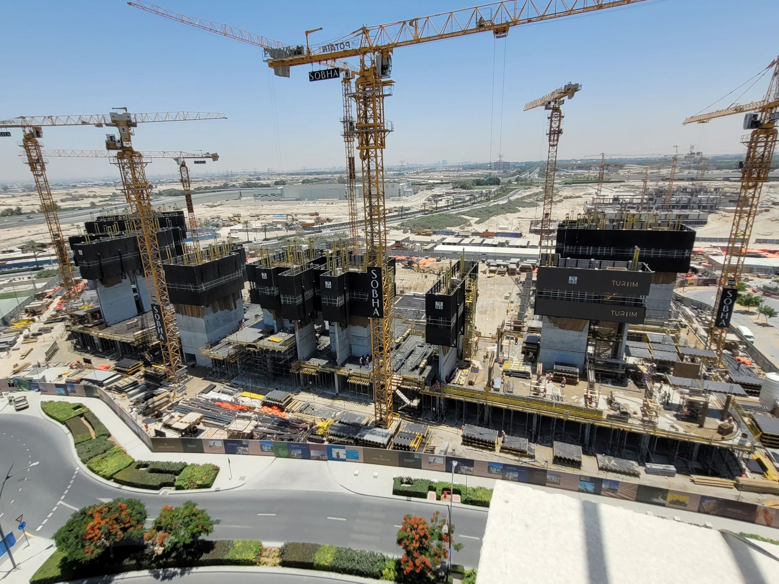 Crest — Dubai, United Arab Emirates